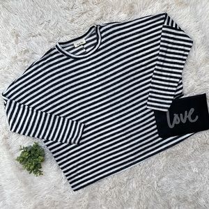 Spring Haze Hacci Dolman Striped Top 💗 White & Black